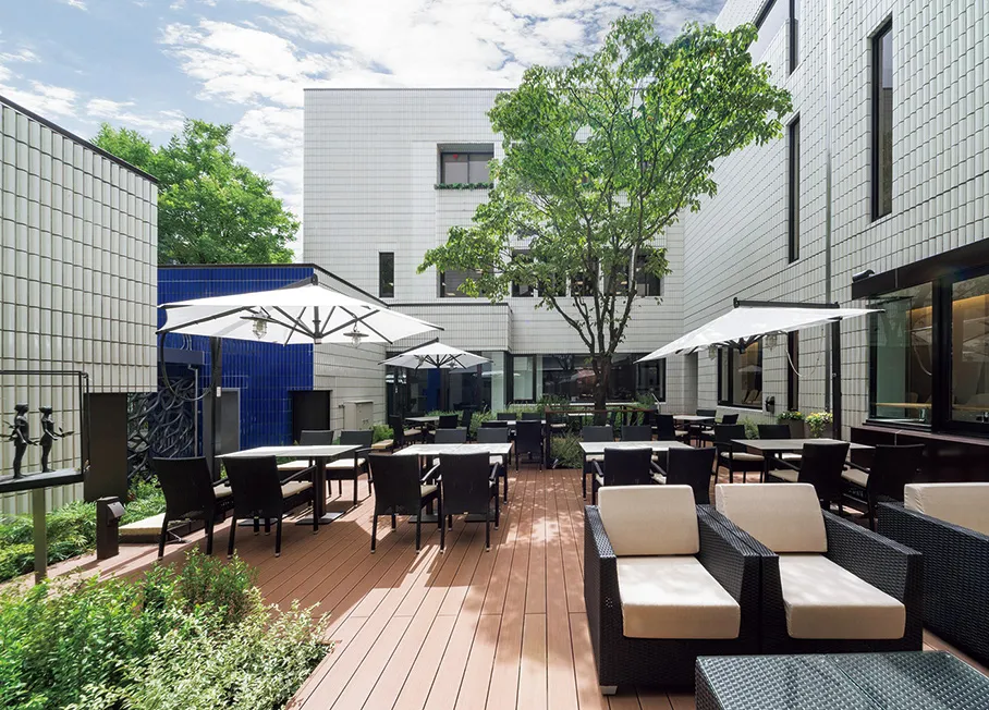 ヨックモック 青山本店 ブルー・ブリック・ラウンジ